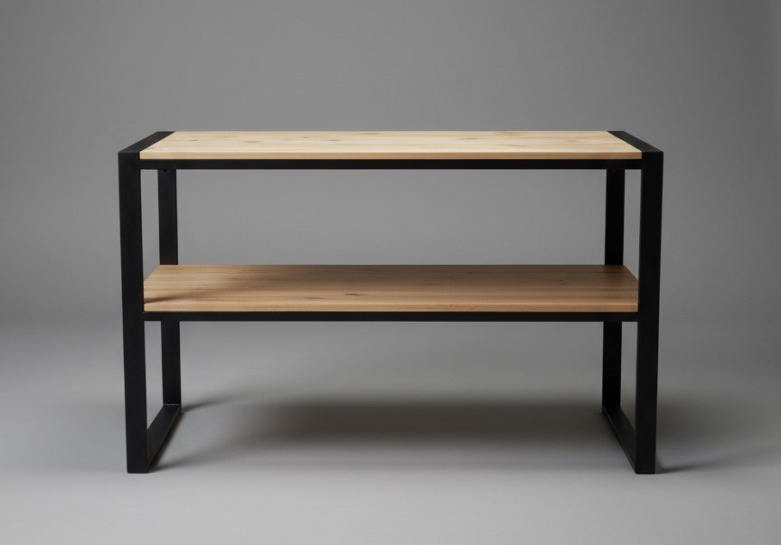 Mueble auxiliar versátil en una entrada